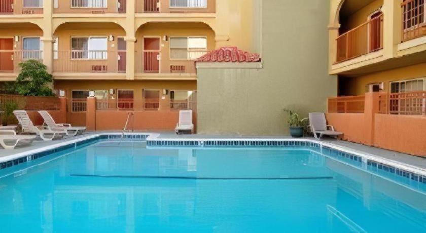 Solaire Angeles Los Angeles